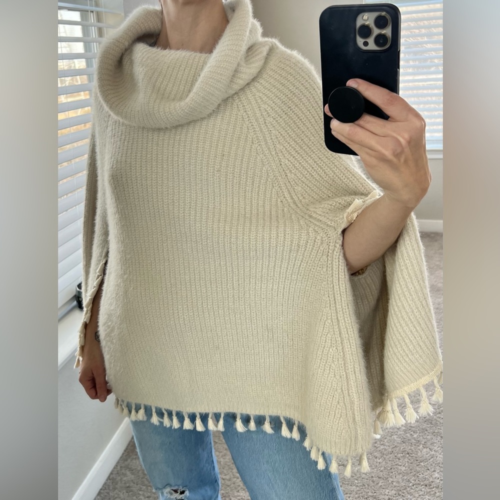 Coco + Carmen Poncho (O/S)